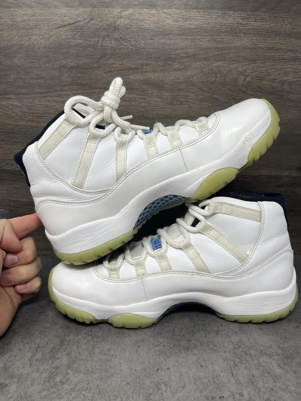 Air Jordan 11 Retro Legend Blue Size 8.5 Mens White Basketball 378037-117